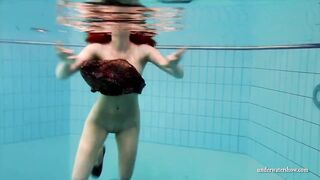 Big Tits Brunette Mia Underwater Naked